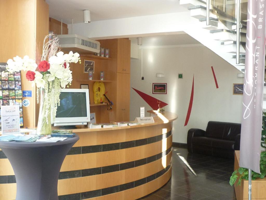 Hotel Les 100 Ciels Saint-Hubert Exterior foto